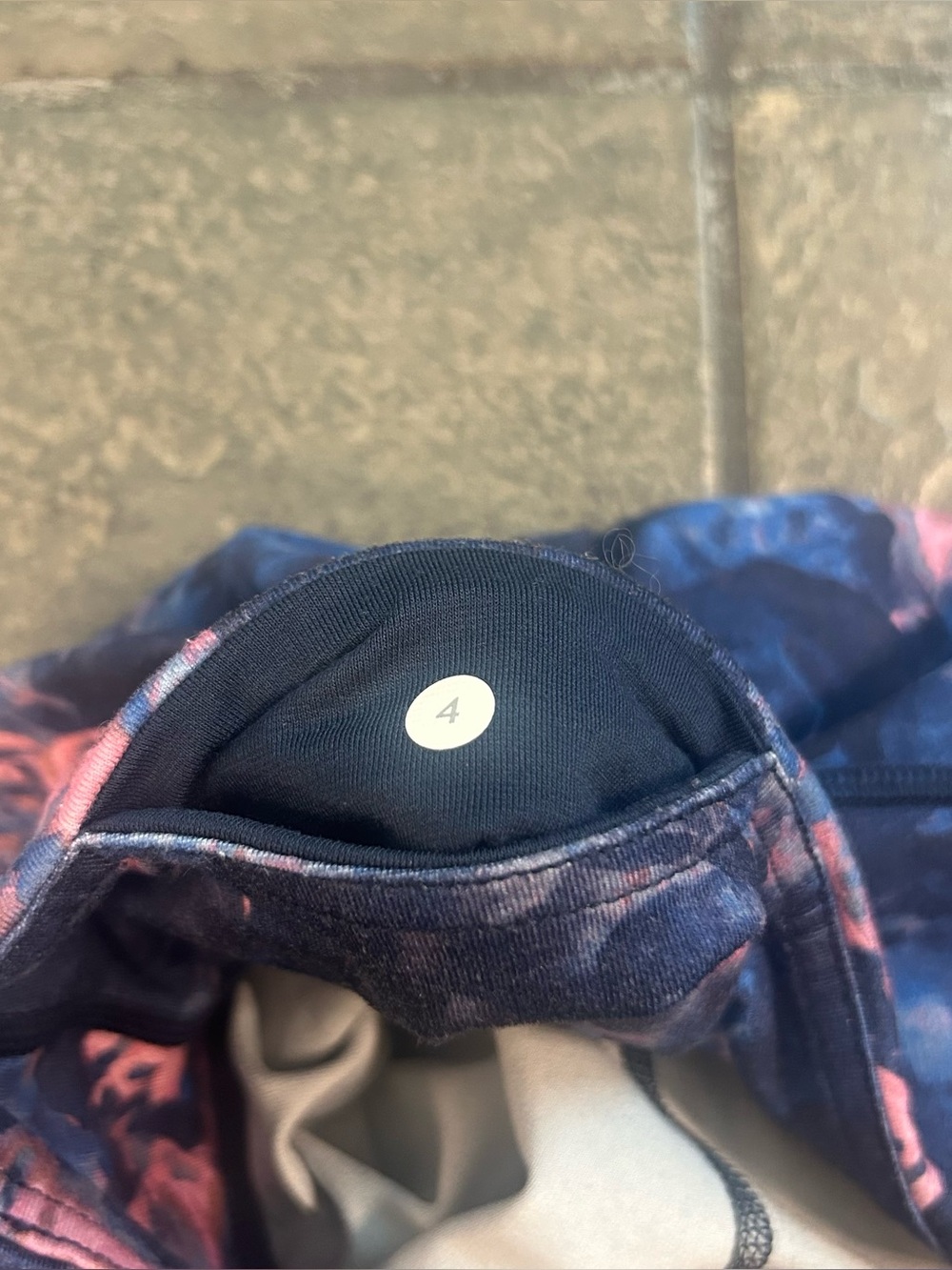 LULULEMON Energy Leggings W/ bra Moody Mirage Bark Berry Size 4 - Picture 8 of 9